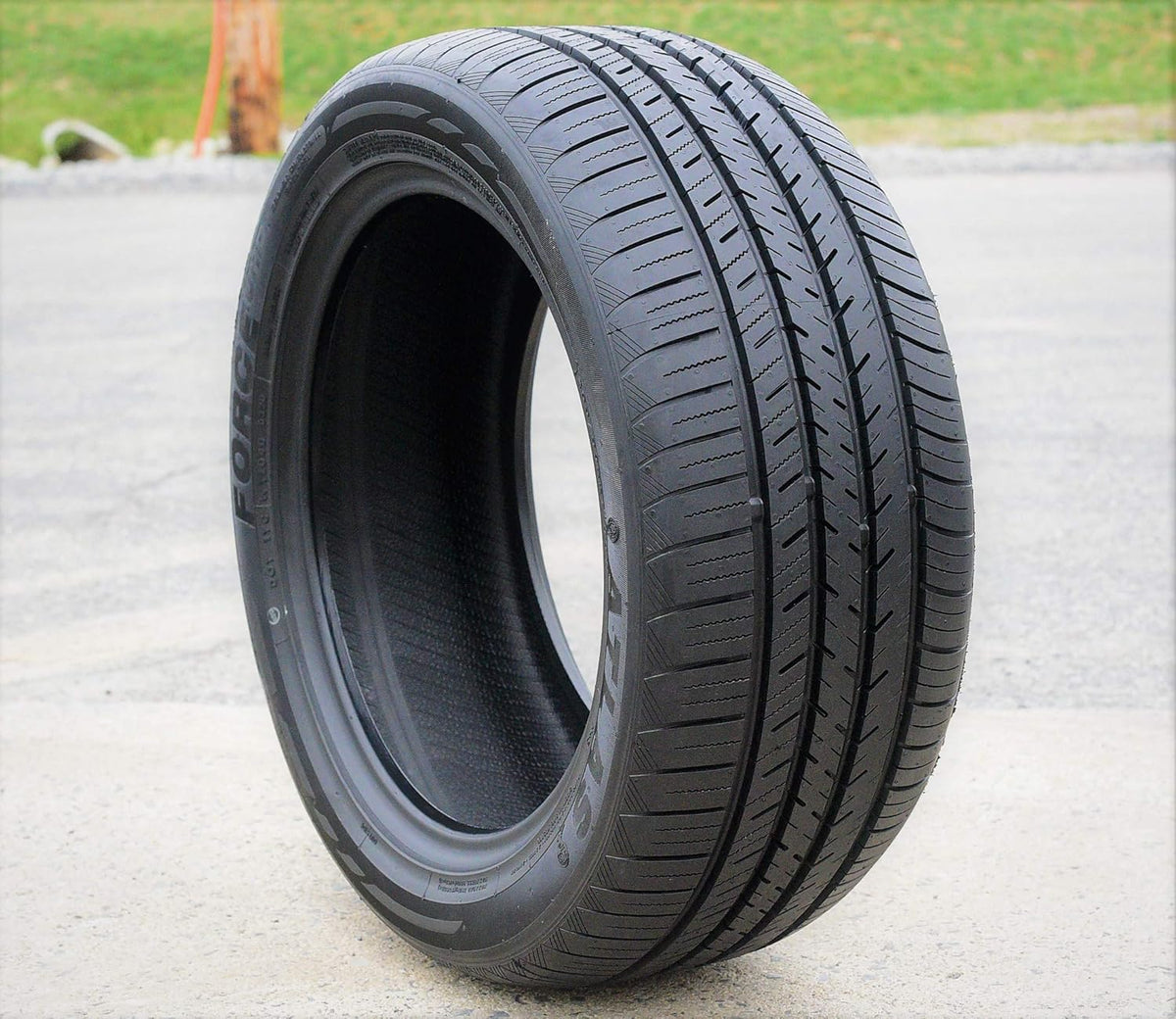 255/45R19 All-Season High Performance Radial Tire C86608