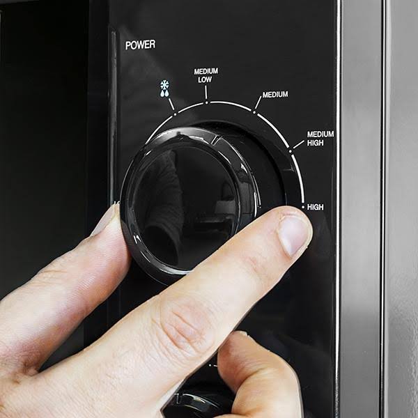 Black Microwave 20 L 700W A810
