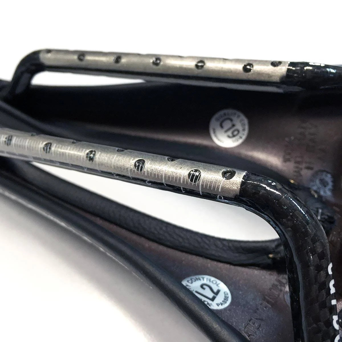 Dynamic Carbon Saddle C2615