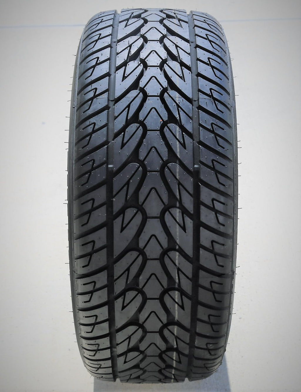 275/55R20 117H All Season XL Performance Tire I980695