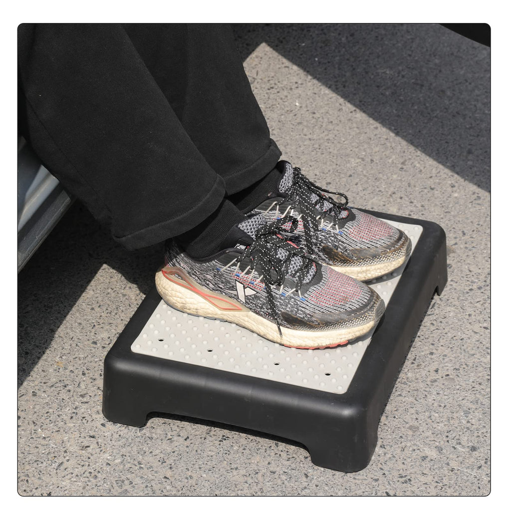 One Step Stool 3.5 Inch Non-Slip 440 Lbs Capacity W849110