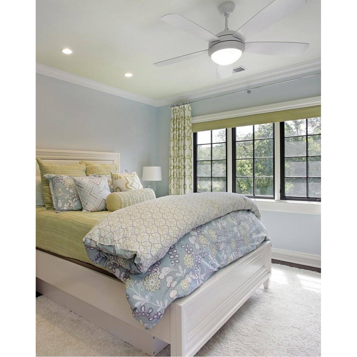 White 52x22 Ceiling Fan I5596