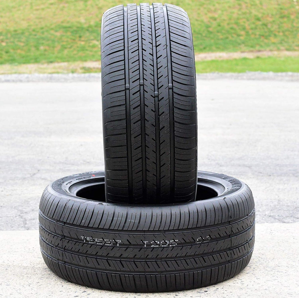 255/45R19 All-Season High Performance Radial Tire C86608
