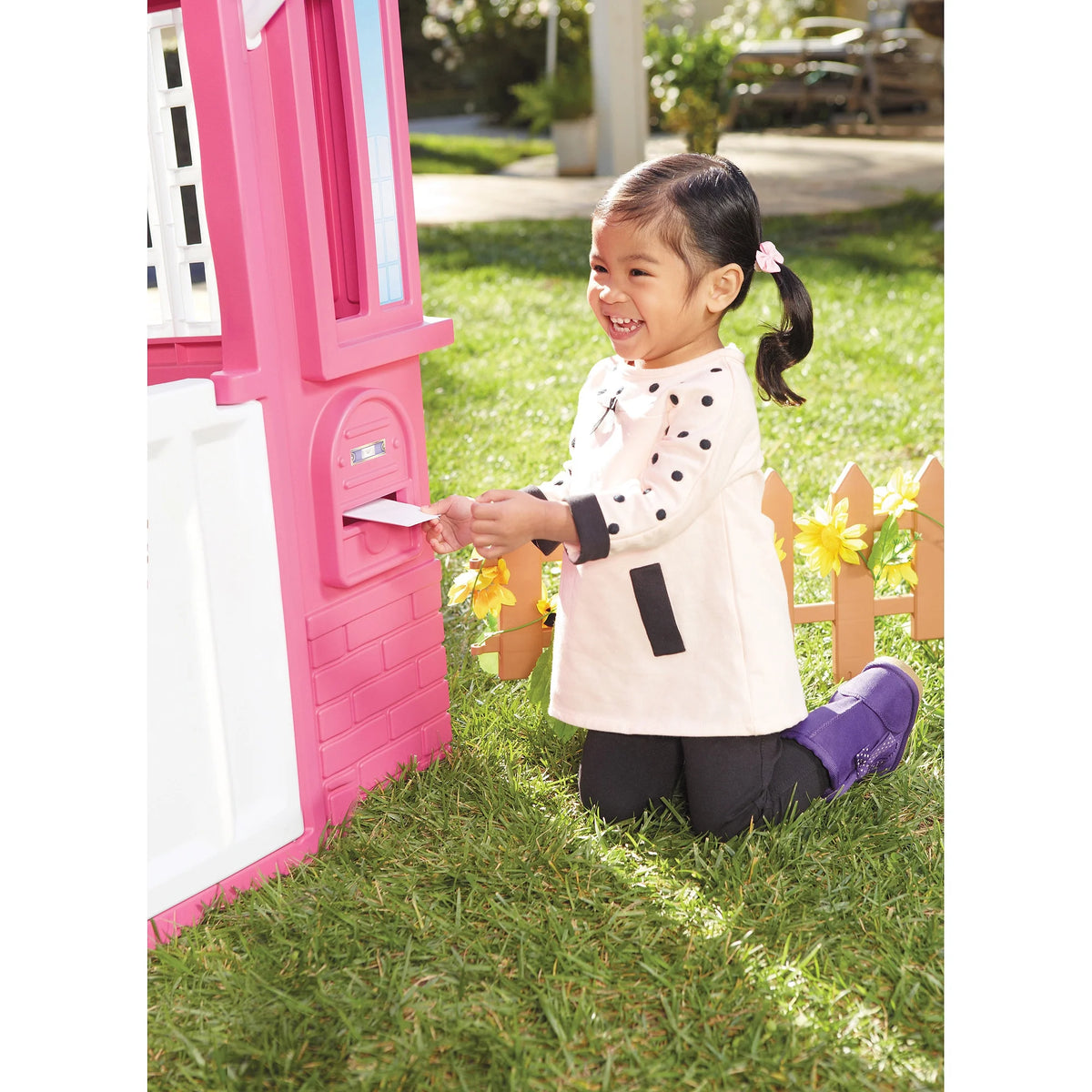 Pink Playhouse Q694